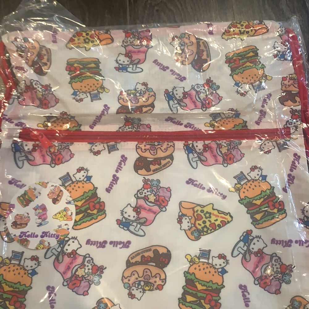 Hello Kitty Draw String Sling bag/Backpack - Picture 2 of 4